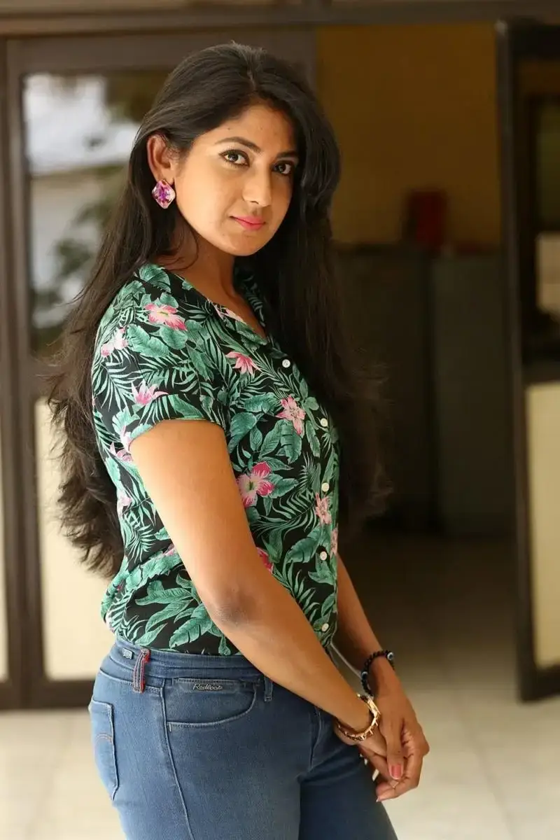 Telugu Actress Yagna Shetty Long Hair Blue Jeans Stills